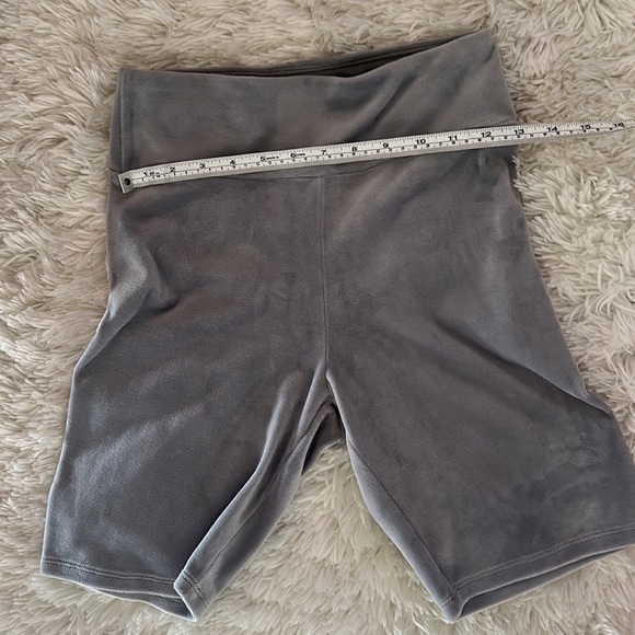 Two piece set - Picture 4 of 7